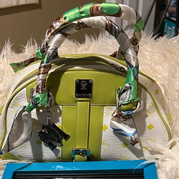 Authentic M C M boston bag - Picture 1 of 13